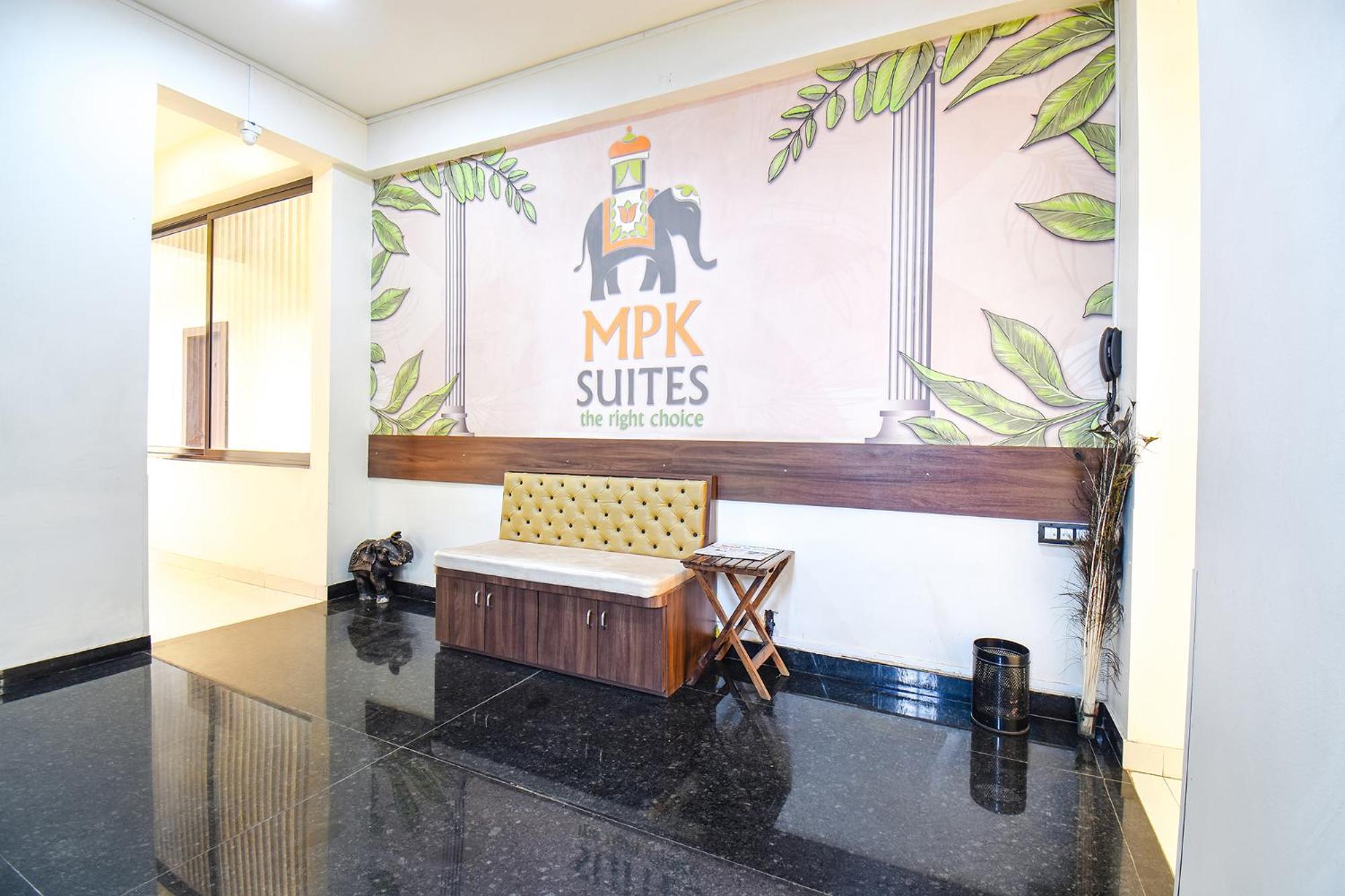 Fabhotel Royal Suits - Nr Mahadji Shinde Chhatri Mundhva المظهر الخارجي الصورة